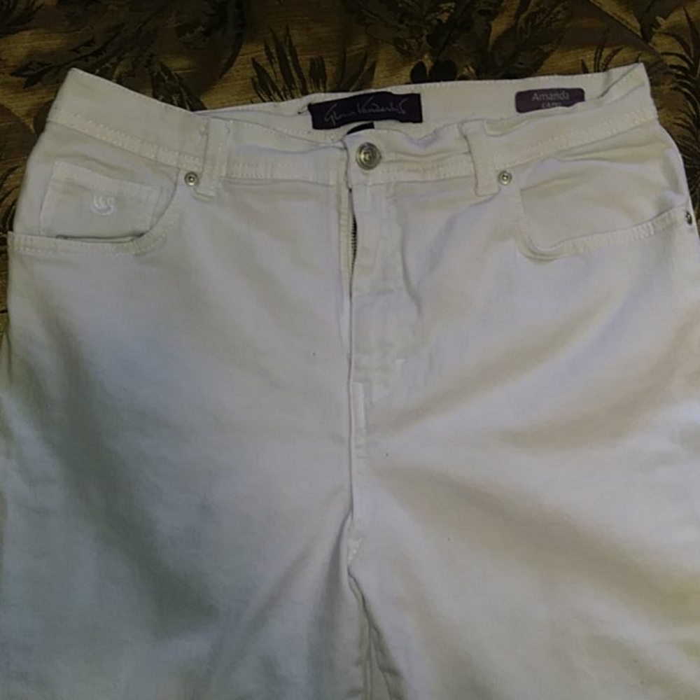 Womans capri jeans
